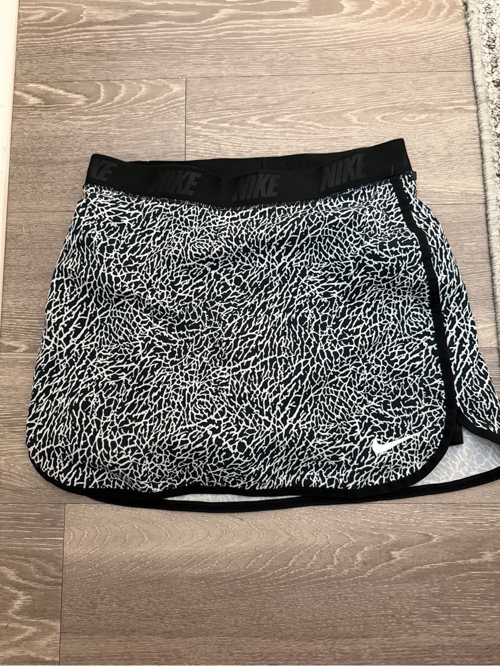 Nike Black & White Printed Golf Skort